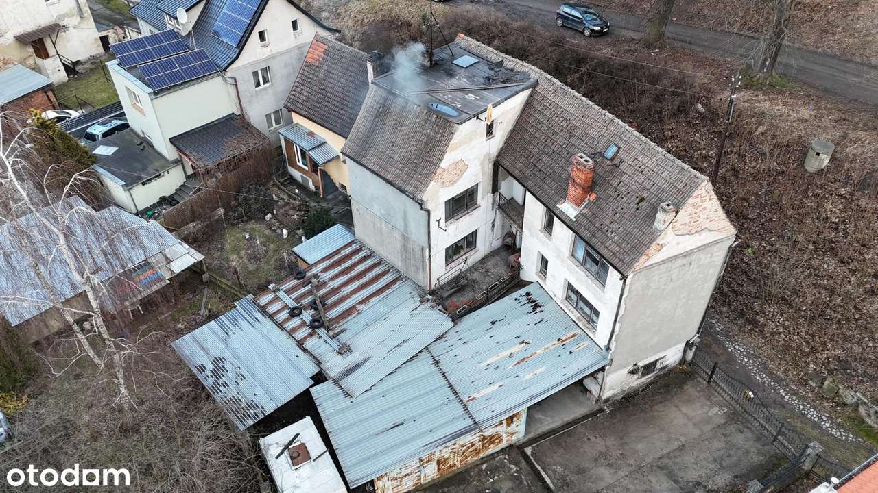 Sprzedam przestronny dom 240m2 z garażami i potencjałem inwestycyjnym!
