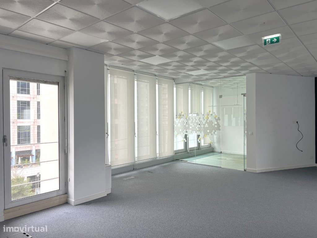 Escritório com 154 m2 na zona Central do Parque das Nações - Grande imagem: 3/14