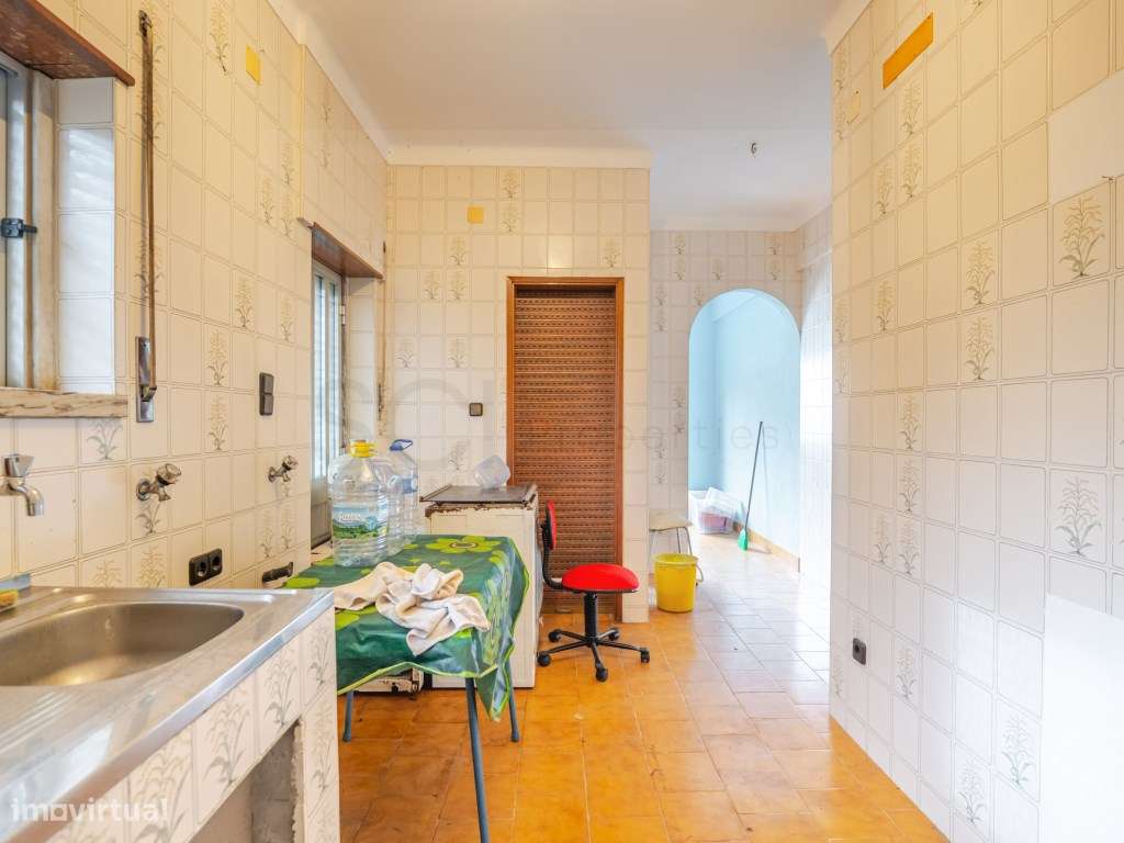 Moradia Térrea Isolada para Remodelar - Foros de Amora-18