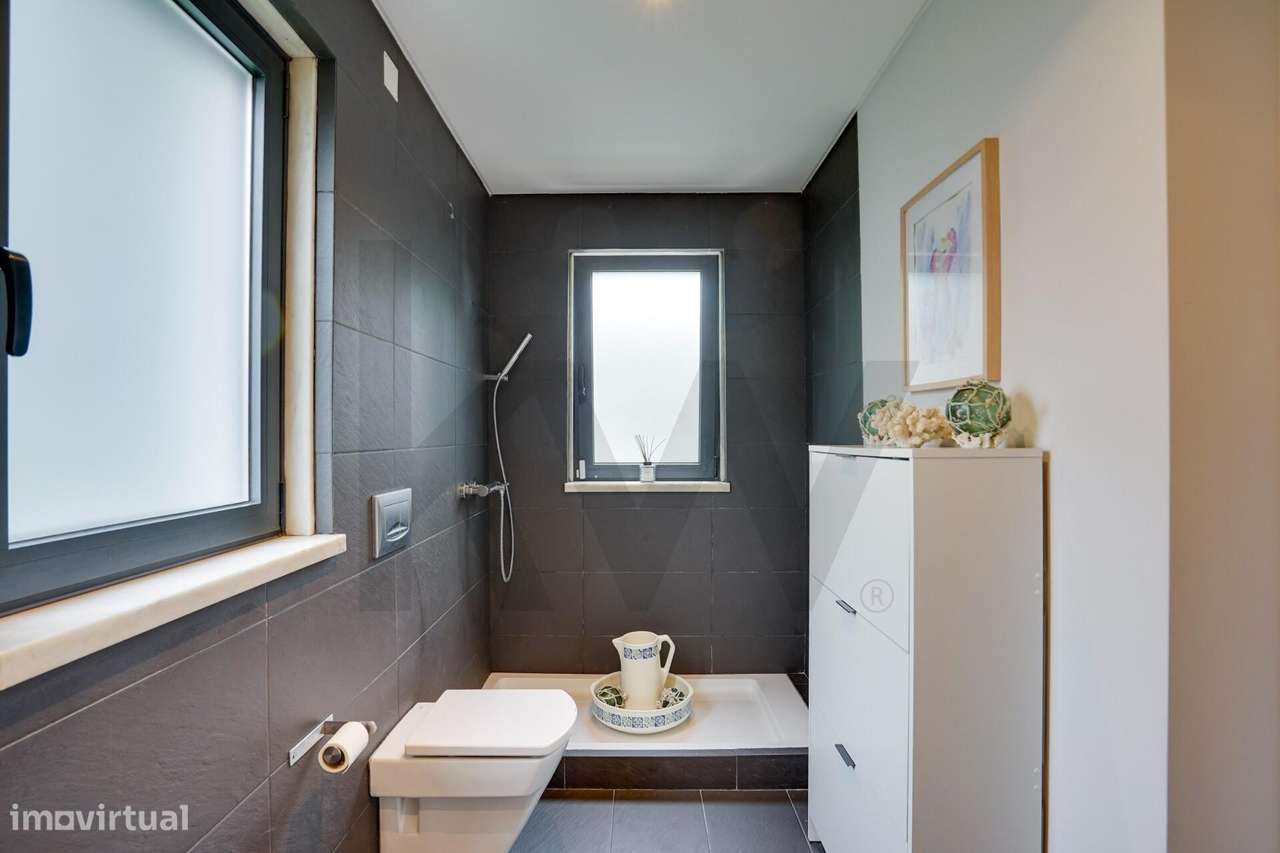 Moradia Contemporânea T3+1 com Piscina em Condomínio Fechado Exclusivo-34