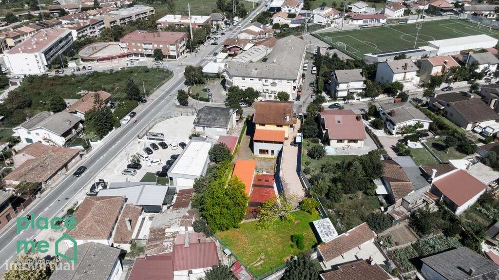 Moradia Individual com mais de 900m2 em Palmeira, Braga-53
