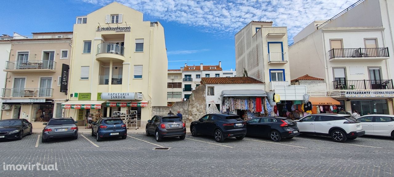 Terreno Espetacular à Beira-Mar na Área Urbana da Nazaré