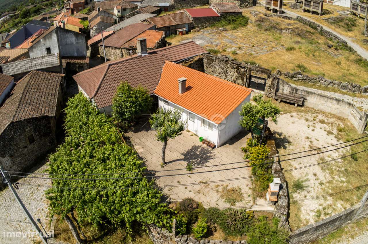 Moradia T3 em Quintã, Vreia de Jales , Vila Pouca de Aguiar - Grande imagem: 2/20