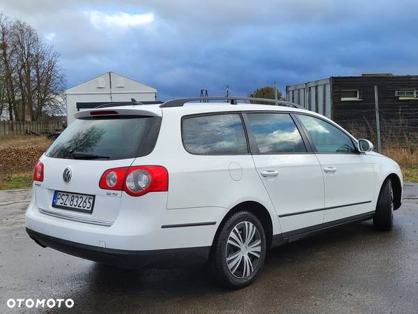 Volkswagen Passat 2.0 TDI Comfortline - 8