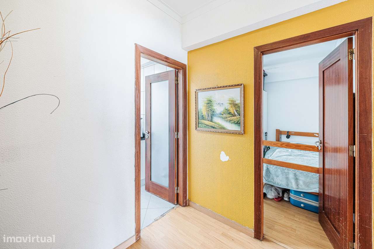 T3 em Mem Martins muito luminoso-28