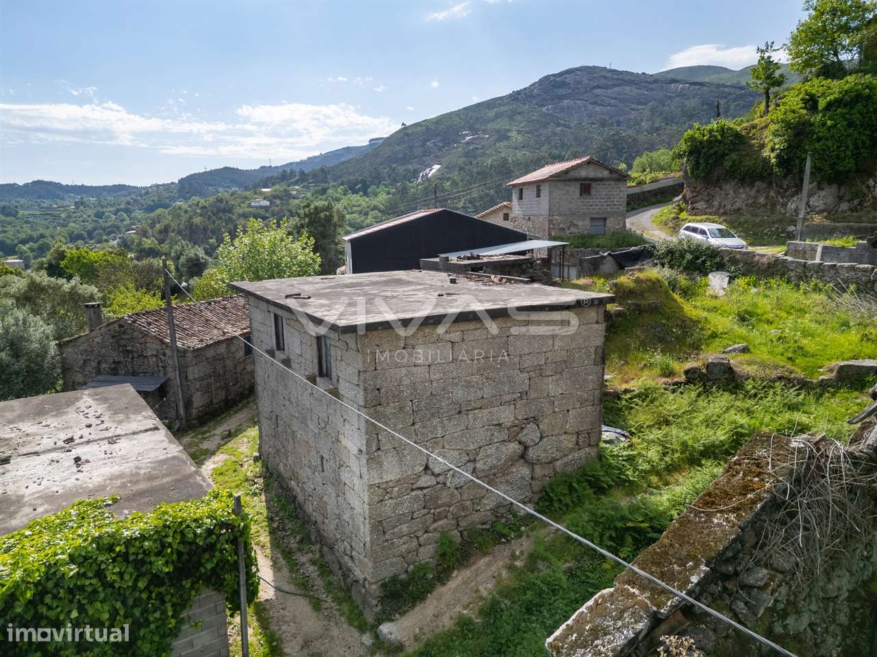 Moradia para Restaurar T0 Venda em Valdreu,Vila Verde - Grande imagem: 2/22