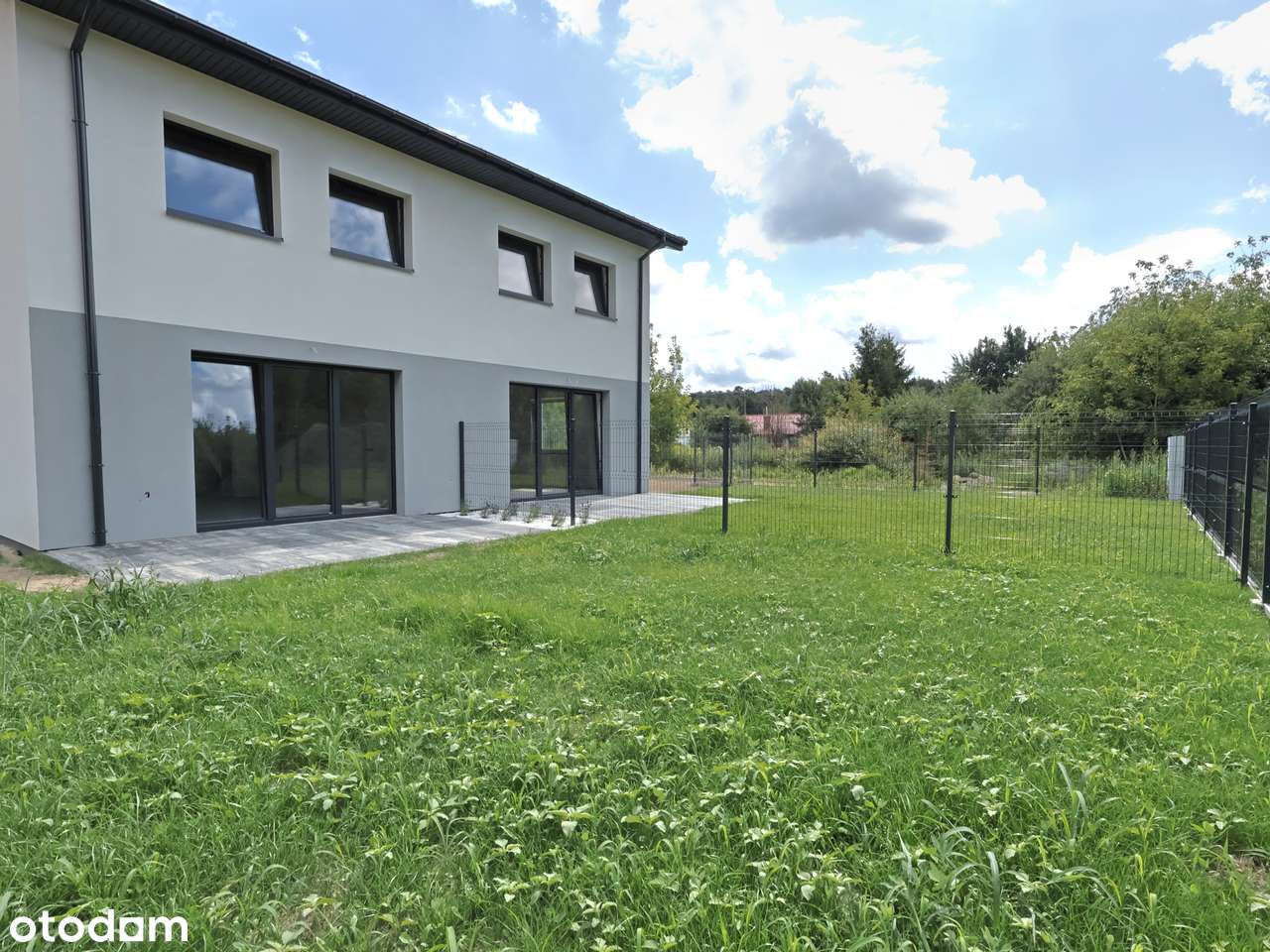 Nowoczesny dom w zabudowie bliźniaczej - Słomin-6