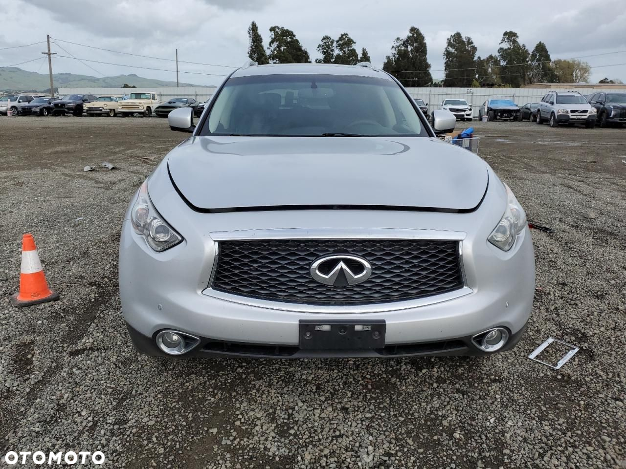 Infiniti Q70 - 6