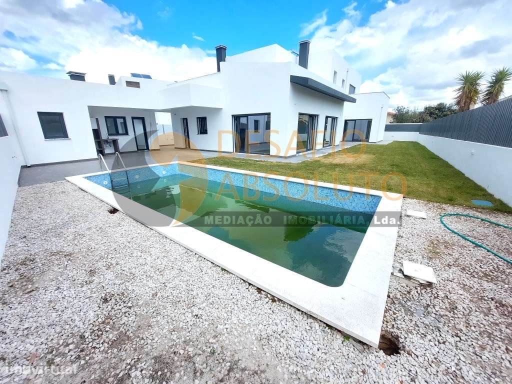 Nova Moradia Isolada T5 C Piscina E Garagem Azeitao