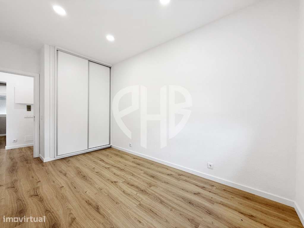 Apartamento T2 // Renovado - Santana / Sesimbra-14