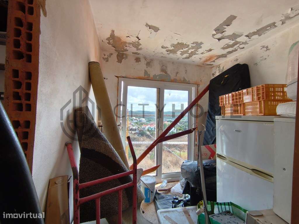 Duas Moradias T1 e T2 de campo em recuperação-16