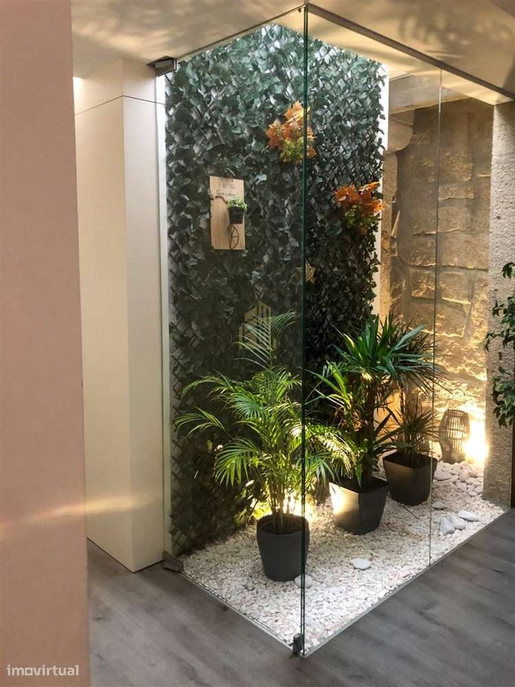 Moradia T4 totalmente remodelada no centro histórico de Viana do Caste - Grande imagem: 3/28