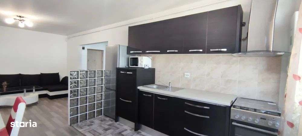 Apartament 2 camere semidecomndate, zona strazii Eroilor, Floresti - Imagine principală: 3/7