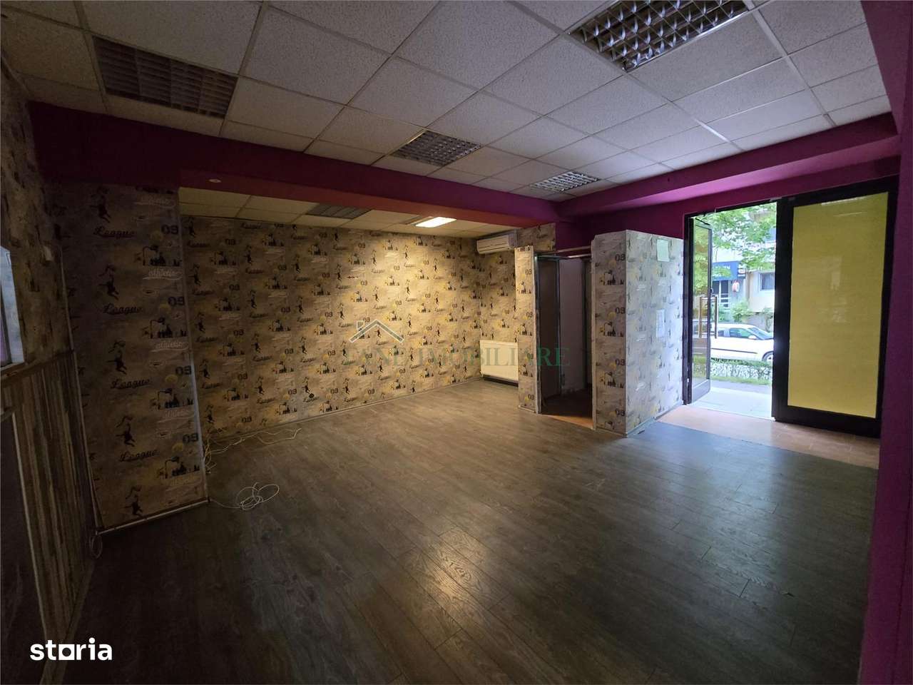 Vanzare spatiu comercial central-11
