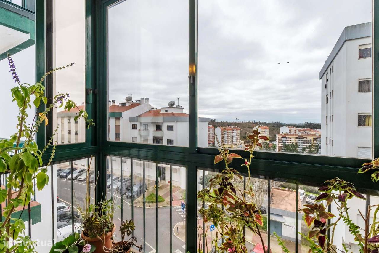 Apartamento T2 c/ 2 Wcs Totalmente Remodelado na Rinchoa, Sintra-26