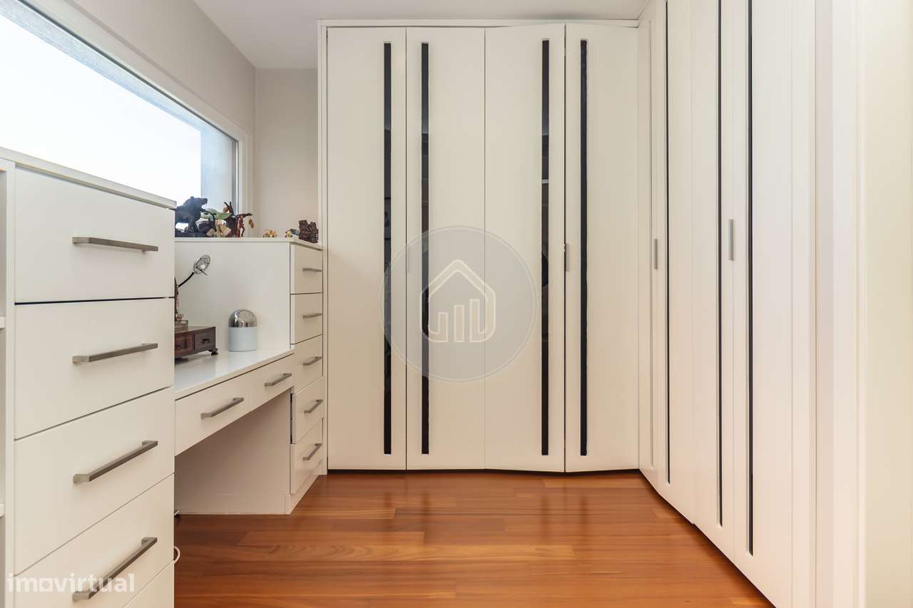 Moradia V5+1 | Piscina, vista mar e jardim | Porto Salvo, Oeiras-30