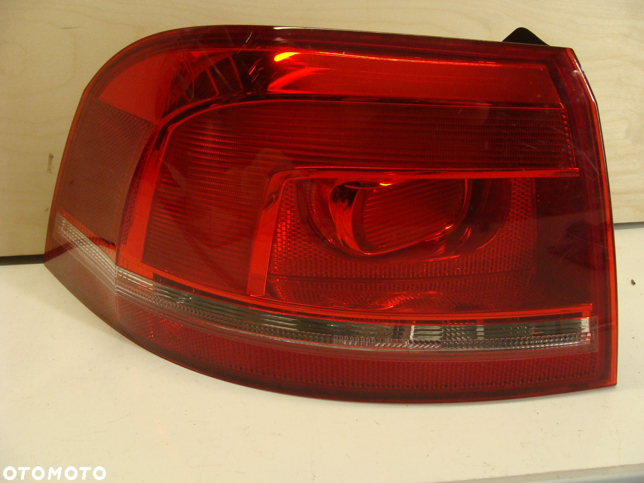 LAMPA TYLNA LEWA VW PASSAT B7 KOMBI 3AF945095C - 1