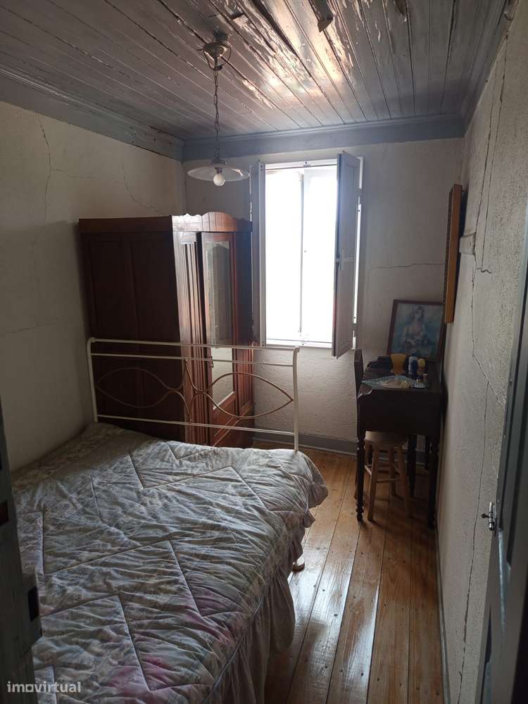 Moradia V4 em Covas (Tábua) Ideal para renovação-15