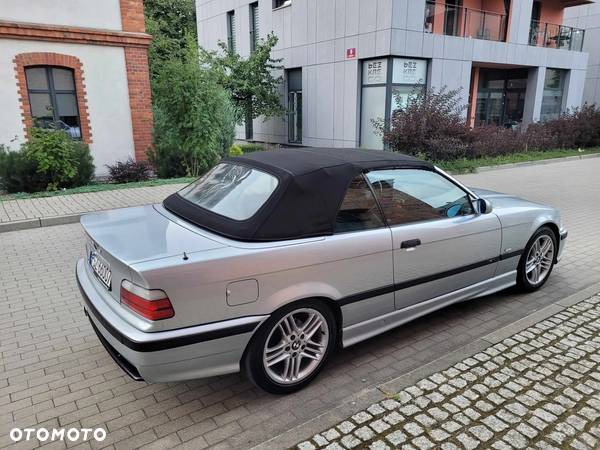 BMW Seria 3 328i Cabriolet - 9