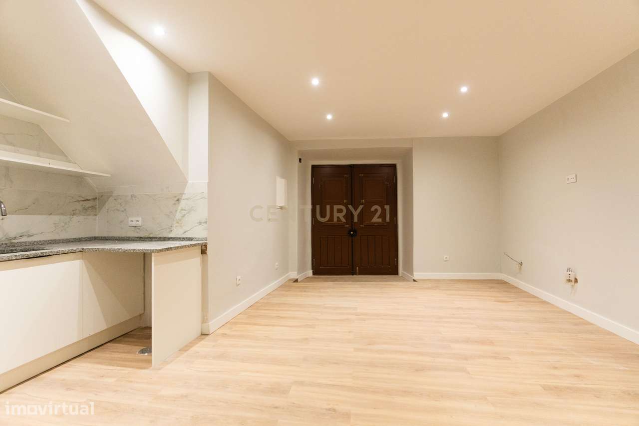 Prédio remodelado na Baixa de Setúbal – uma oportunidade única-9