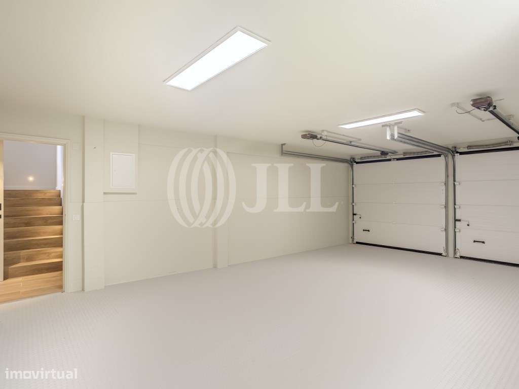 Moradia T5+2 com piscina no Estoril-26