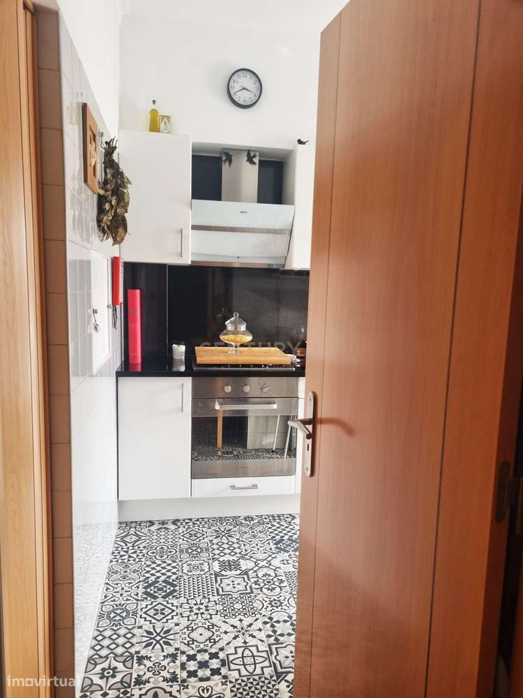 Apartamento T2 Renovado em Mina de Água, Amadora - Grande imagem: 3/38