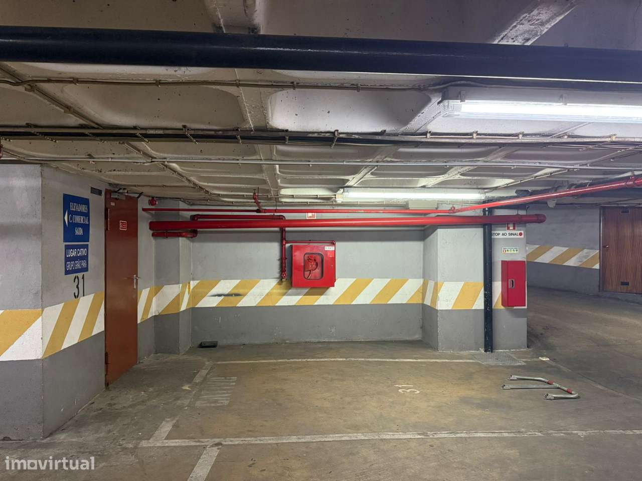 Garagem Privada no Coração do Chiado - Grande imagem: 5/8