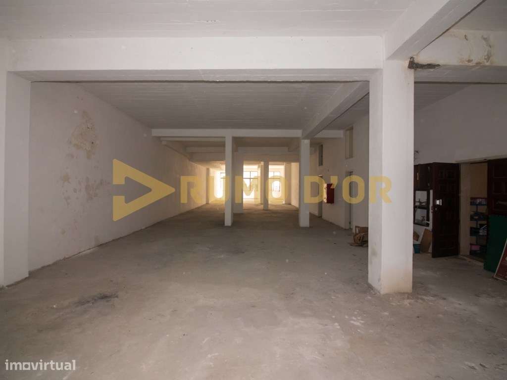 Loja Ampla em Sacavém - 309 m² de Potencial Comercial - Grande imagem: 4/23