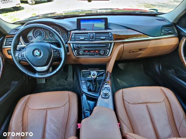 BMW Seria 3 320d Luxury Line - 8