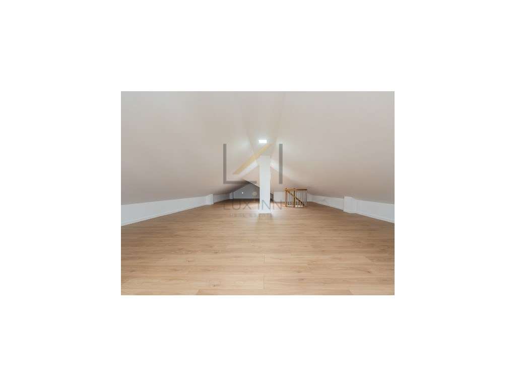 Moradia de Luxo T4 , São Pedro Do Estoril, com Piscina e Garagem-55