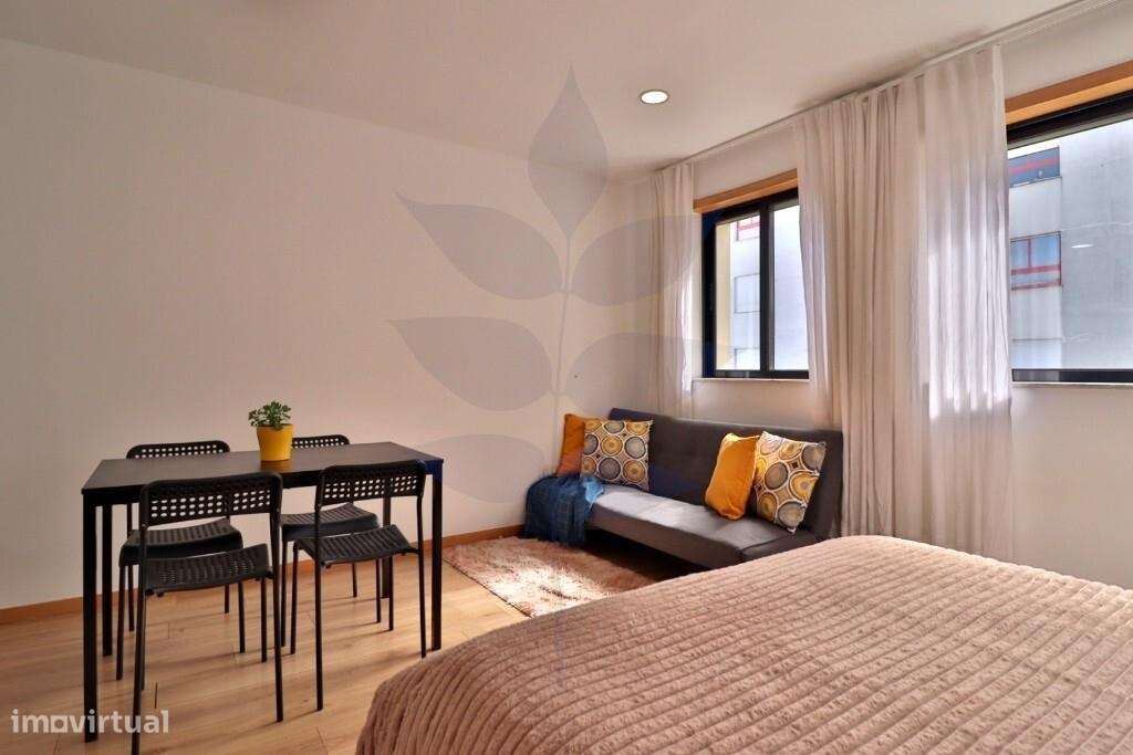 Apartamento T0 com terraço – mobilado e equipado | Braga-13