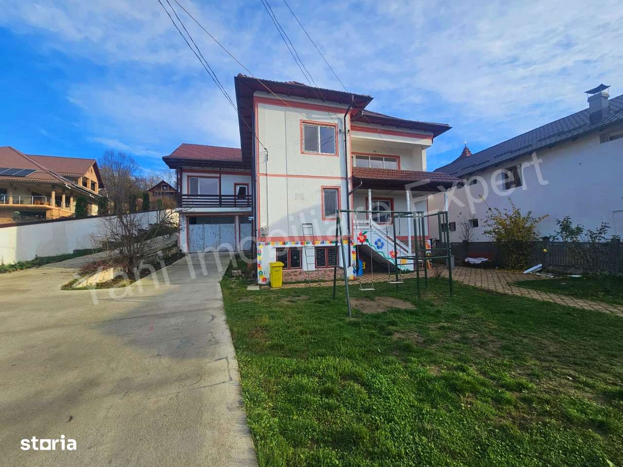 Casă de închiriat în Curtea de Argeș. - Imagine principală: 3/20