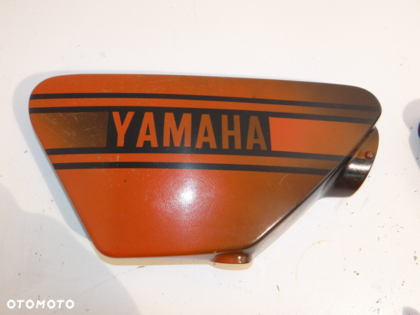 Yamaha XS 750 boczek lewy prawy boczki pokrywa owiewka ogon błotnik tył Y1239 - 12
