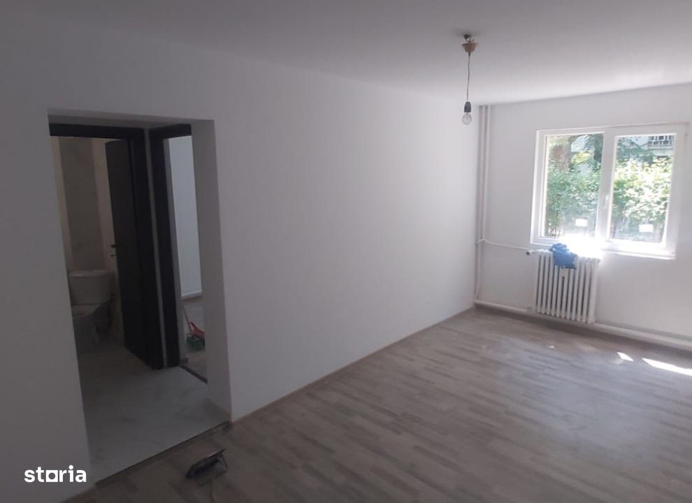 Apartament  3 camere Podu Ros , 52 metri, etaj parter Cod:146814