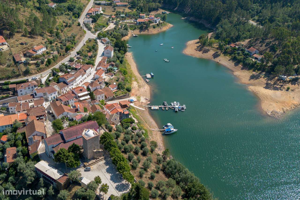 Moradia T2+2 | Piscina e Jardim | Vista Rio Zezêre | Dornes-46