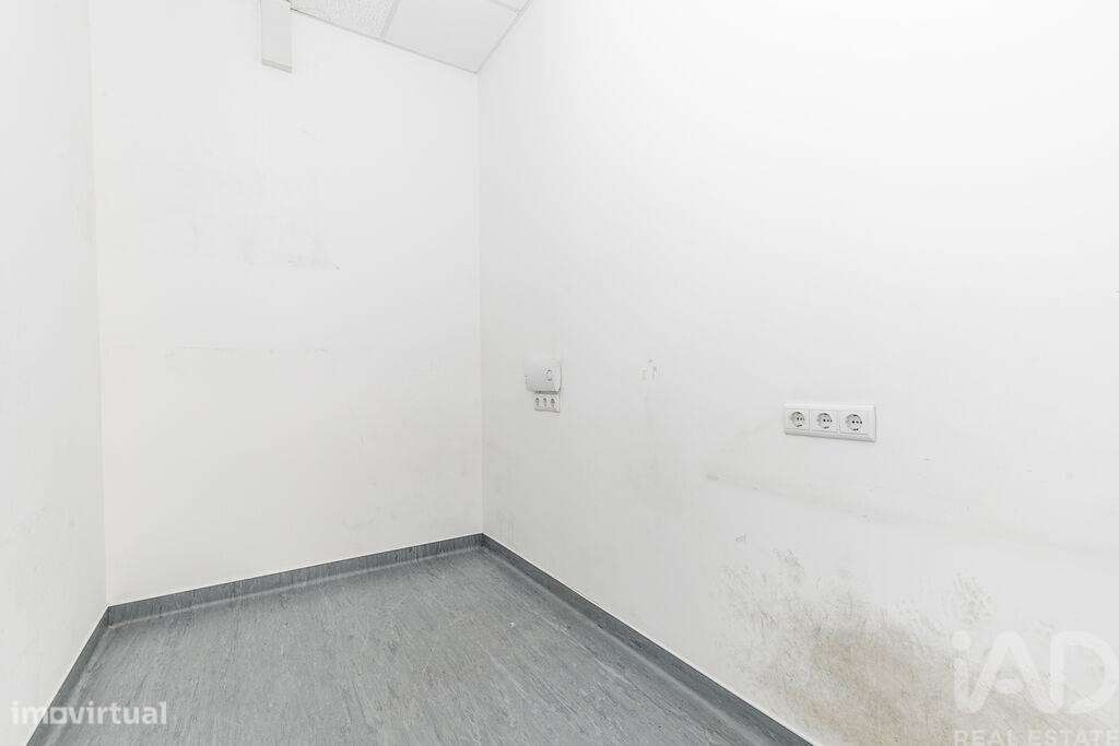 Loja / Estabelecimento Comercial em São Domingos De Benfica de 132,00 - Grande imagem: 5/17