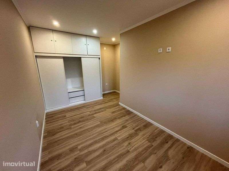 Arrenda-se apartamento T2 - Grande imagem: 5/11