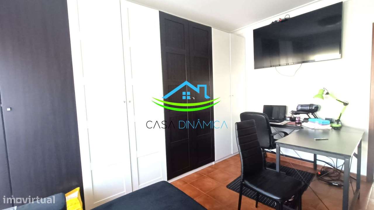 Moradia T4 com piscina água salgada a 8 min da praia - Grande imagem: 5/47