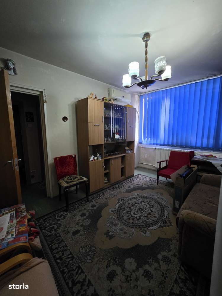 Apartament cu 3 camere de vanzare in zona Drumul Taberei metrou-0