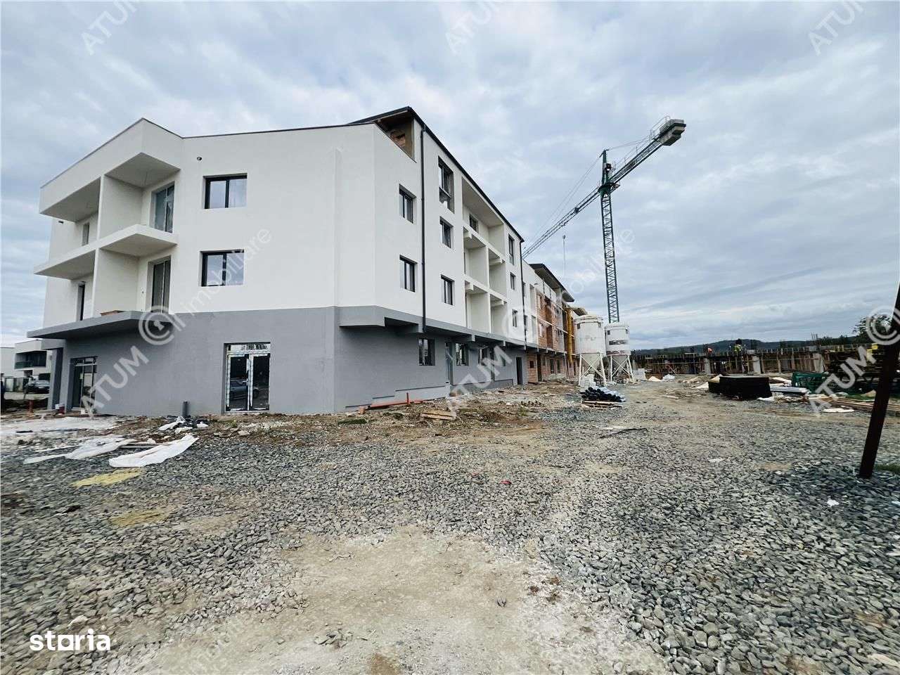 Apartament cu 3 camere 2 balcoane etaj 1 in Selimbar zona Triajului - Imagine principală: 3/12