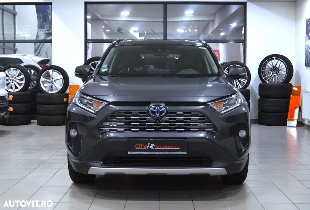 Second hand Toyota RAV4 - 25 389 EUR, 192 000 km - Autovit