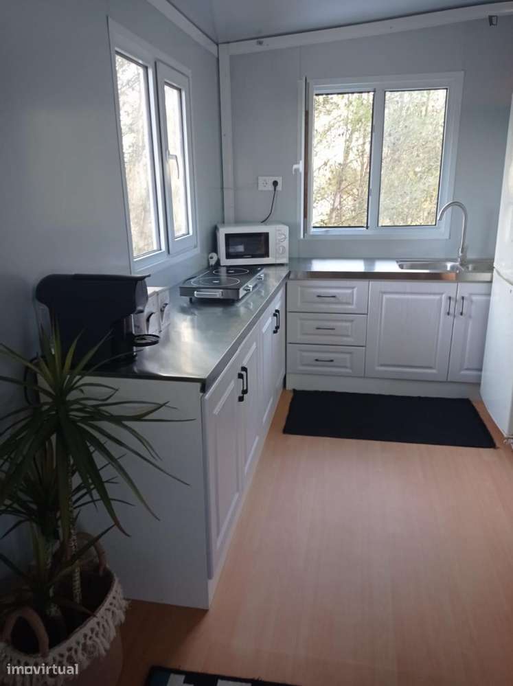 Quarto - localizado em Setubal - Grande imagem: 2/5