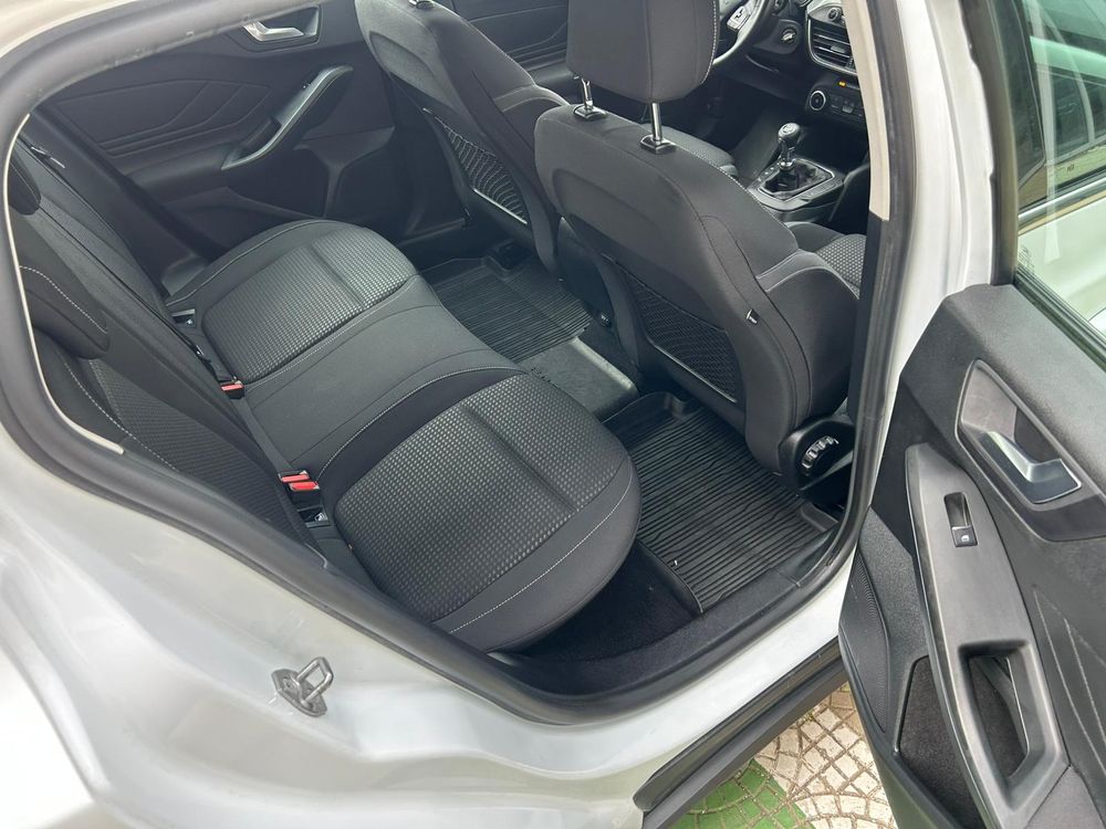 Ford Focus - foto 11
