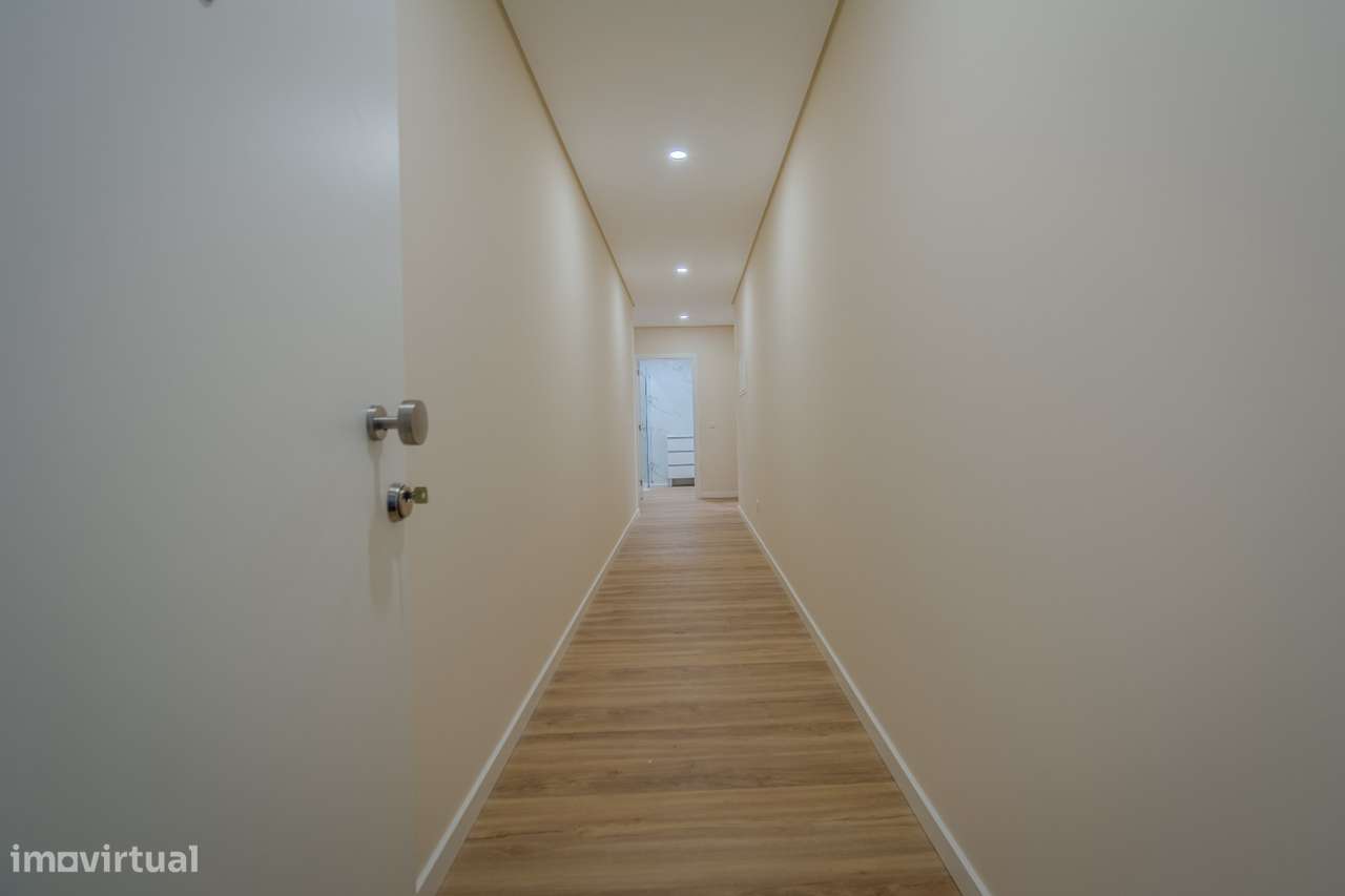 APARTAMENTO NOVO  c/parqueamento! Oportunidade de INVESTIMENTO! - Grande imagem: 5/24