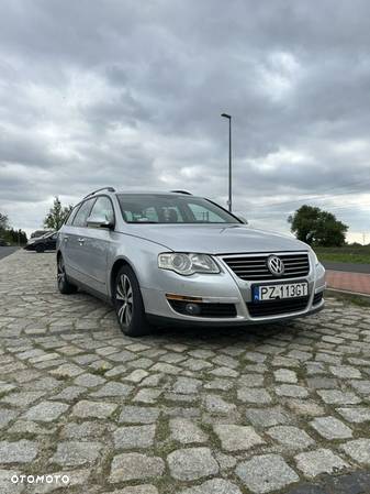 Volkswagen Passat 1.9 TDI Comfortline - 2