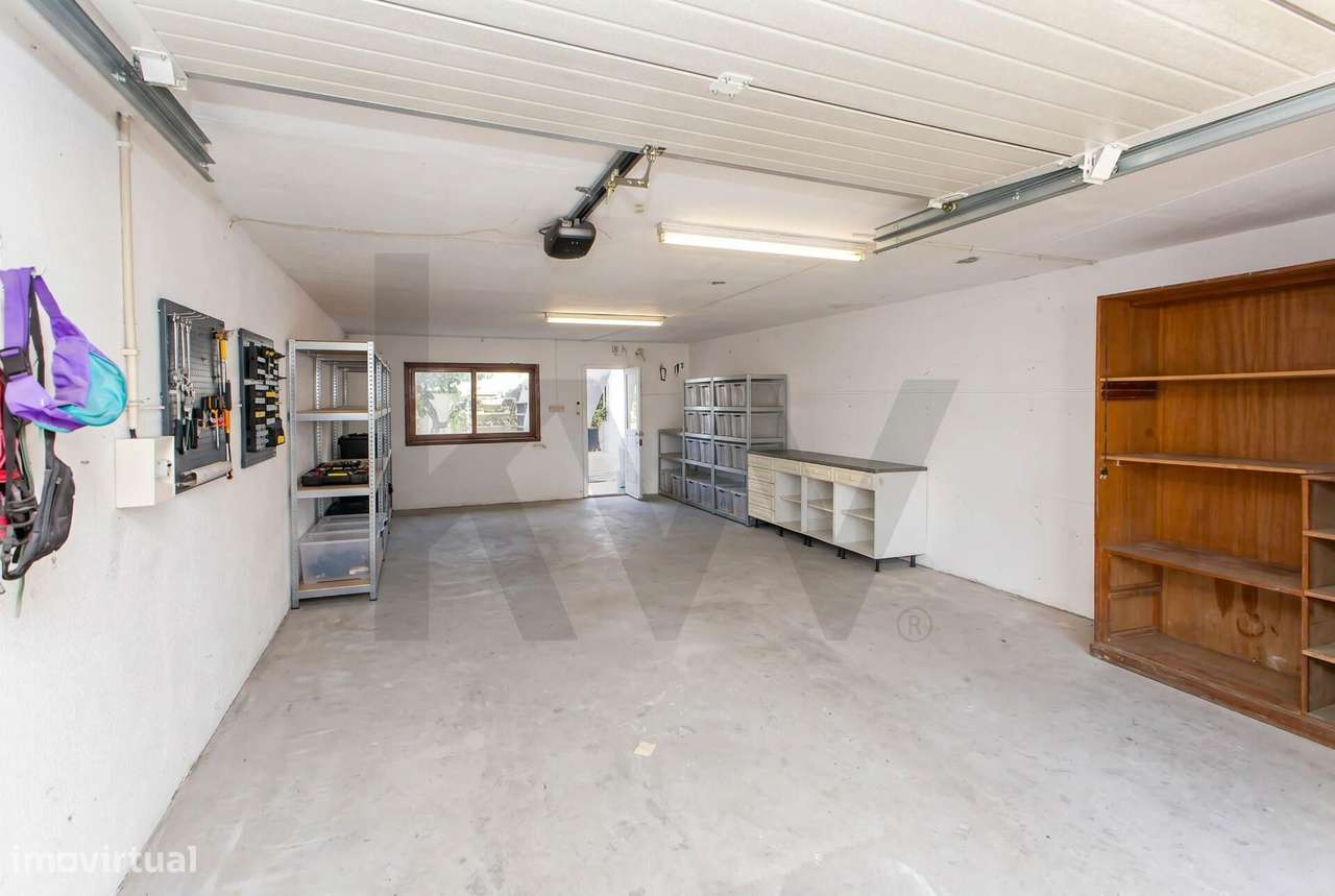 Moradia T3 Geminada de 3 Pisos com Jardim, Garagem em  Guifões, Matosi-26