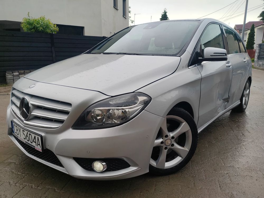 Mercedes-Benz B W246 200 7G-DCT UrbanStyle Edition 2013