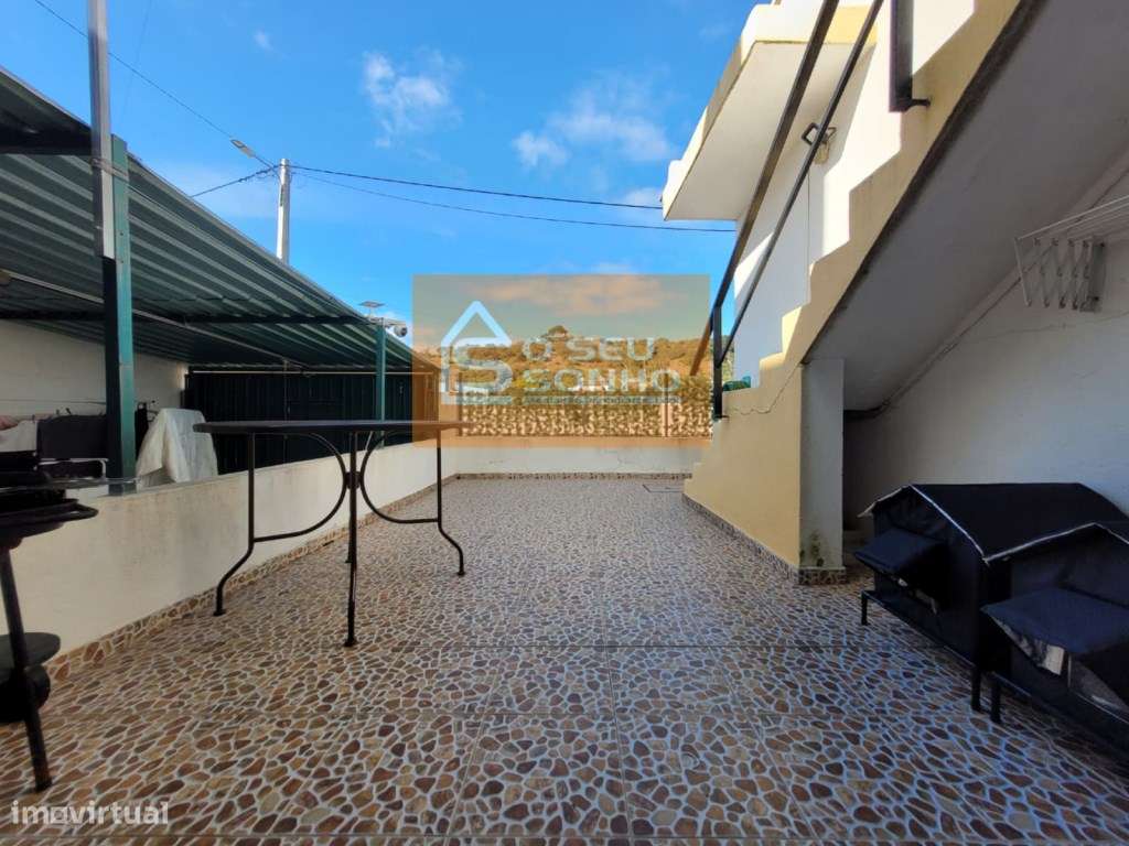 Moradia T3 com Quintal em São Brás de Alportel-16