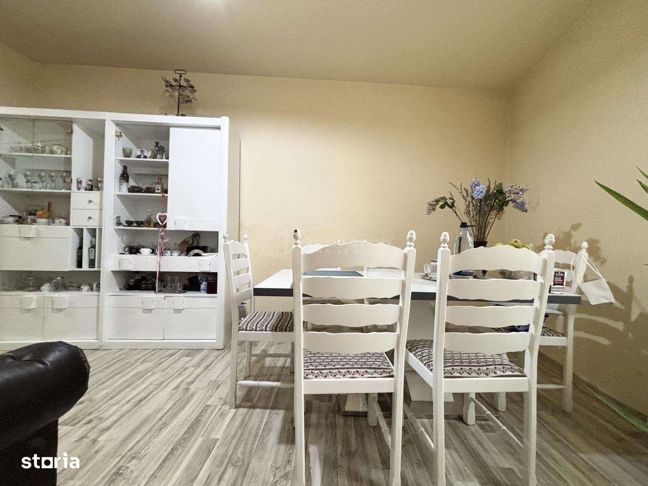 Casa zona centrala - singur în curte - 243 mp - Imagine principală: 5/11