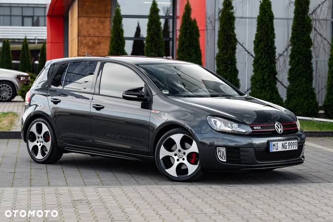 Volkswagen Golf VI 2.0 TSI GTI - 1